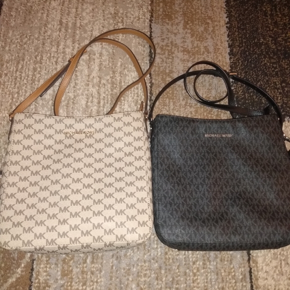 Michael Kors Crossbody 🤎🖤 - Picture 2 of 9